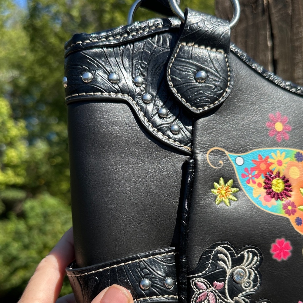 Floral Butterfly Embroidered Black Conceal Carry Handbag NWT. FLASH SALE! - Picture 11 of 13